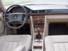 Mercedes 200 series W 124