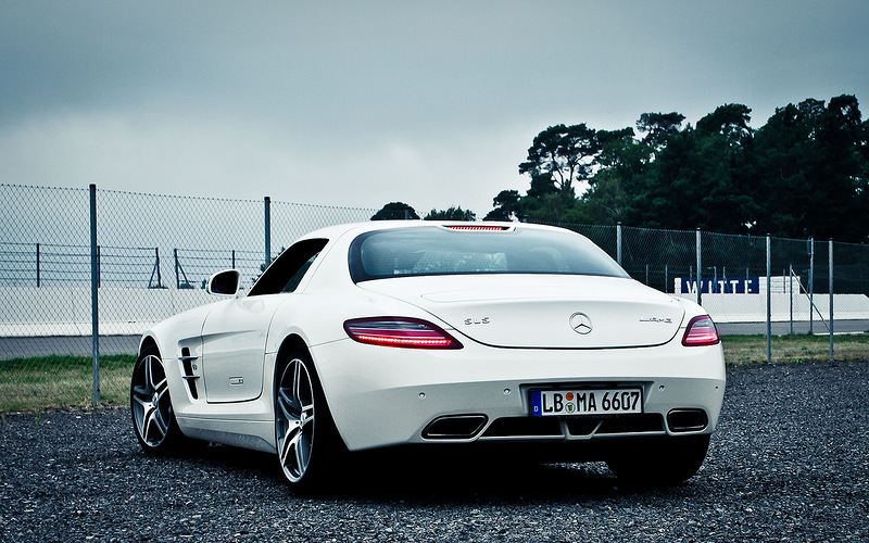 Рестайлинговый Mercedes-Benz SLS AMG превзошел предшественника в динамике