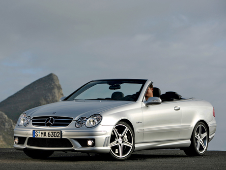 Mercedes-Benz CLK-Класс («Мерседес-Бенц CLK-Класс») является средним звеном между автомобилями С и Е классов.