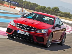 Компания Mercedes-Benz распродал все "черные" купе C63 AMG