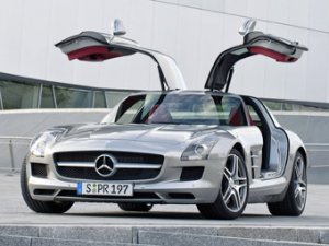 Компания "Мерседес" решили не выпускать 4-дверных SLS AMG